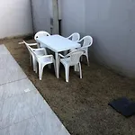 Apto terreo com piscina, quintal e churrasqueira